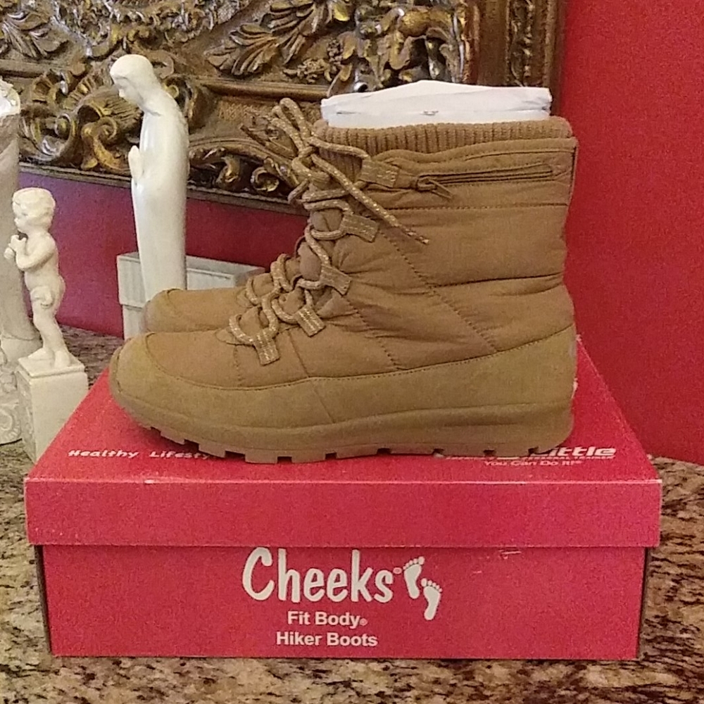 0415 Cheeks Fit Body Ankle Sneaker Boots